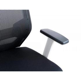 Silla rocada de oficina con brazos regulables y respaldo malla negro tapizada en tela ignifuga negro color blanco